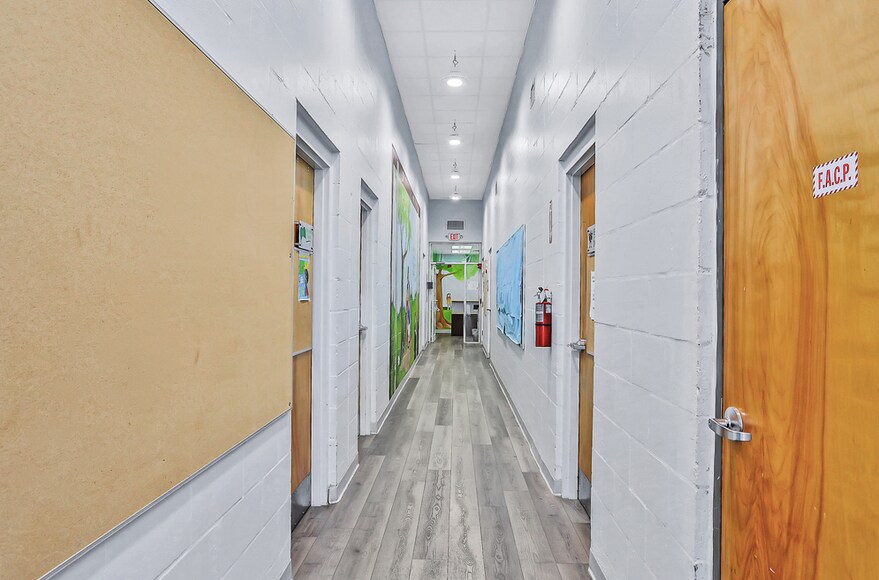 More Photos Of 210 Commerce Lake Dr, Saint Augustine Daycare Center For Lease
