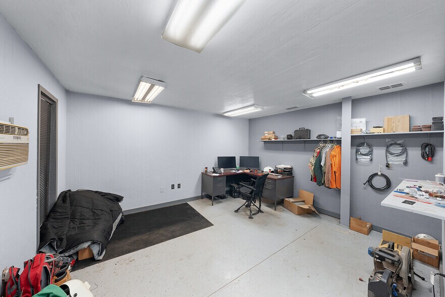 More Photos Of 14733 E State Hwy 11, Como Warehouse For Sale