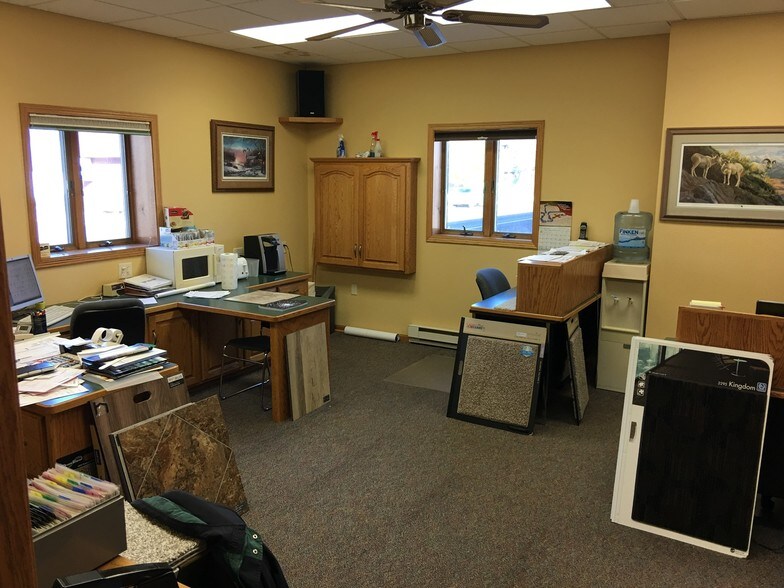 More Photos Of 390 State St N, Eden Valley Freestanding For Sale