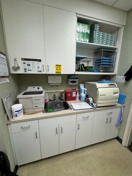 More Photos Of 2300 Wayne Memorial Dr, Goldsboro Office For Sale