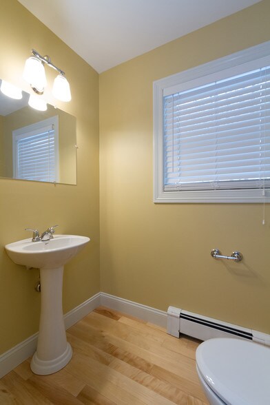 More Photos Of 72 Elm St, Camden Hospitality For Sale