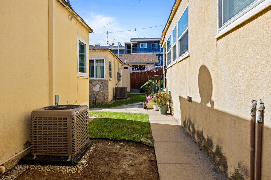 More Photos Of 529 E Walnut Ave, El Segundo Apartments For Sale