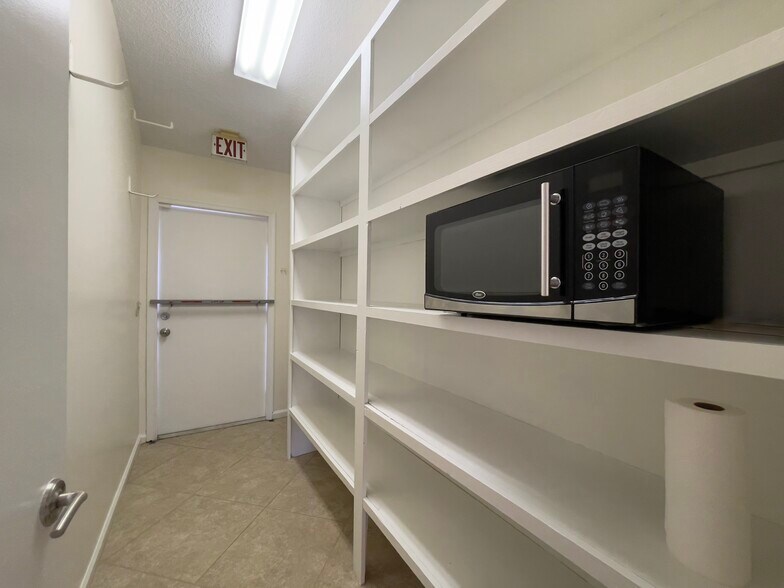 More Photos Of 312 S Old Dixie Hwy, Jupiter Office For Lease