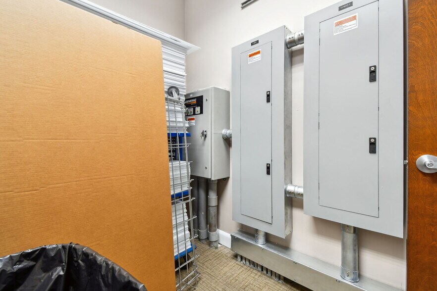 More Photos Of 8258 118th Ave N, Largo Medical For Sale