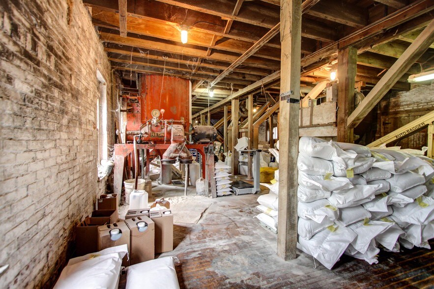 More Photos Of 20 N Main St, Richlandtown Flex For Sale