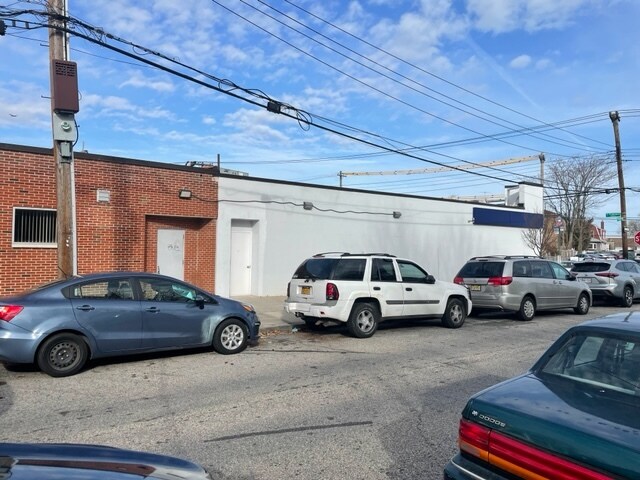 More Photos Of 3770 E Tremont Ave, Bronx Storefront Retail Office For Lease