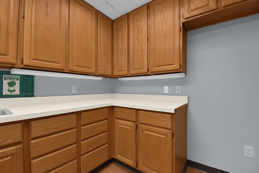 More Photos Of 660 Cooper Rd, Westerville Medical For Sale