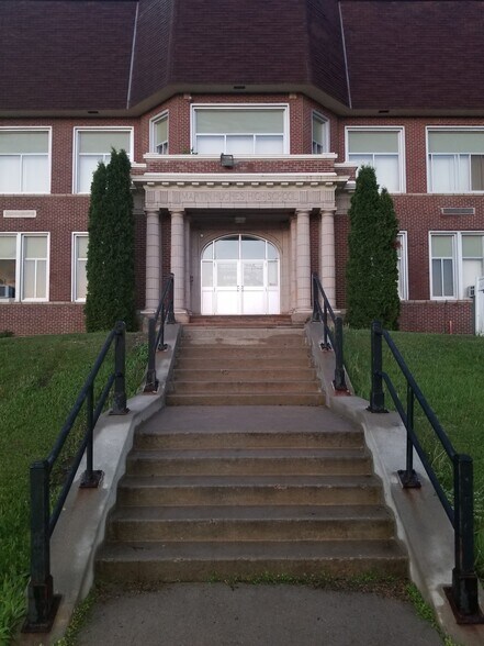 More Photos Of 200 Wanless St, Buhl Schools For Sale