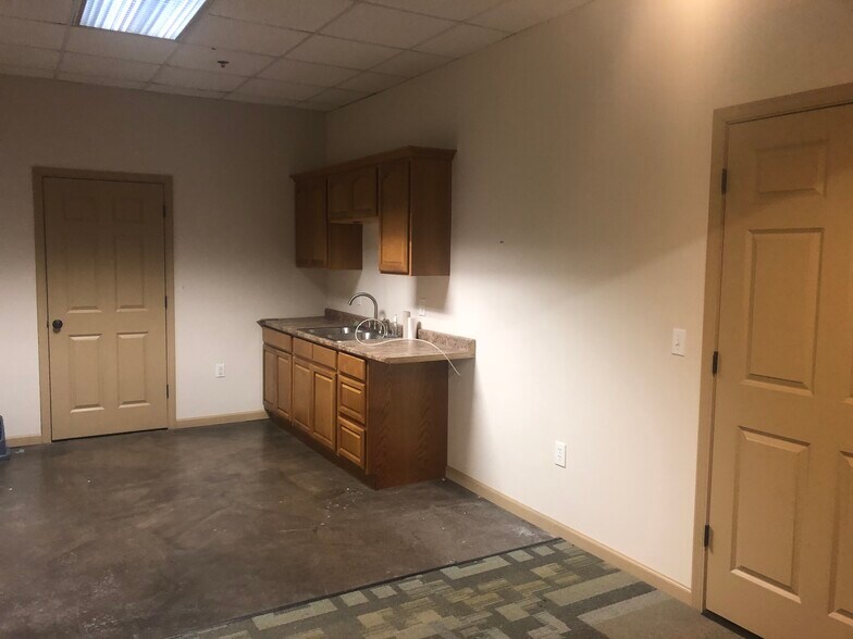 More Photos Of 214 Solar St, Syracuse Office For Lease