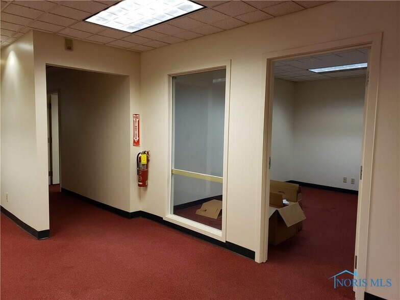 More Photos Of 410 Ryder Rd, Toledo Office For Sale