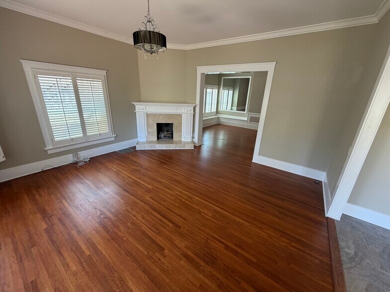 More Photos Of 3560 Front St, San Diego Multifamily For Sale