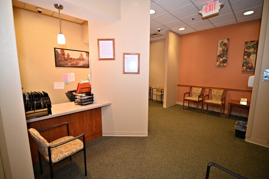 More Photos Of 2960 Technology Pl, Waldorf Research And Development For Lease