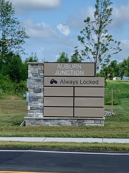 More Photos Of 6061 Carmens Way, Farmington Storefront For Lease