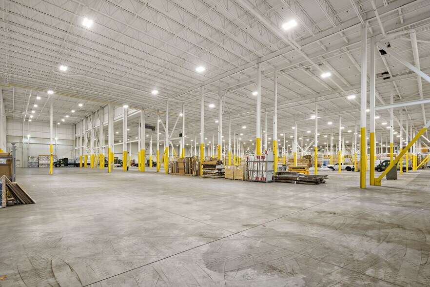 More Photos Of 6001 Tonnelle Ave, North Bergen Warehouse For Lease