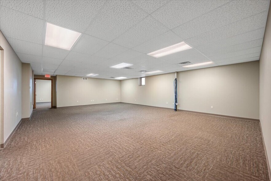 More Photos Of 87 Sherman St, Deadwood Restaurant For Lease