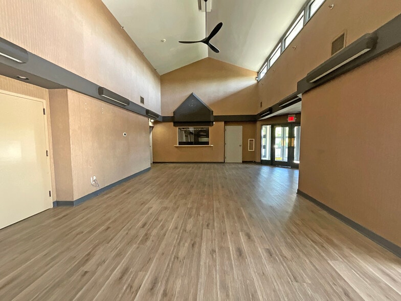 More Photos Of 177 Burt Rd, Lexington Medical For Sale