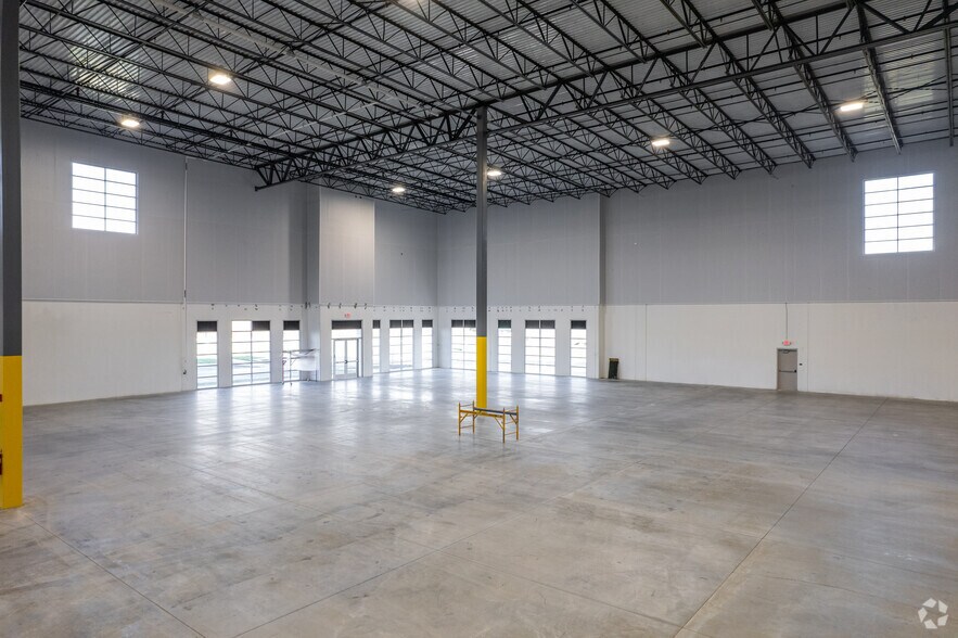 More Photos Of 1000 Carson Ct, Palmer Township Distribution For Lease