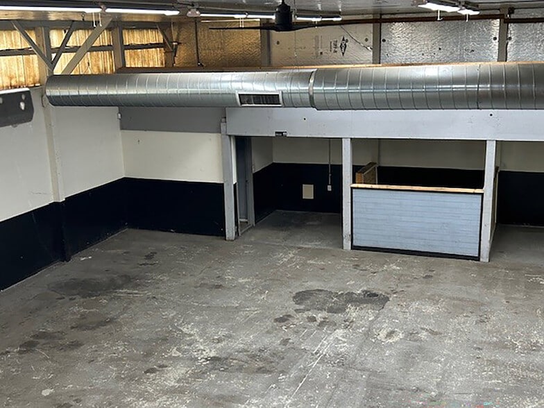 More Photos Of 1581 Route 211 E, Middletown Storefront For Lease