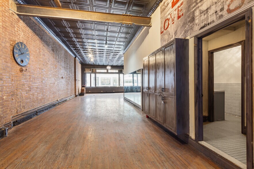 More Photos Of 45 E 34th St, New York Storefront Retail Office For Lease