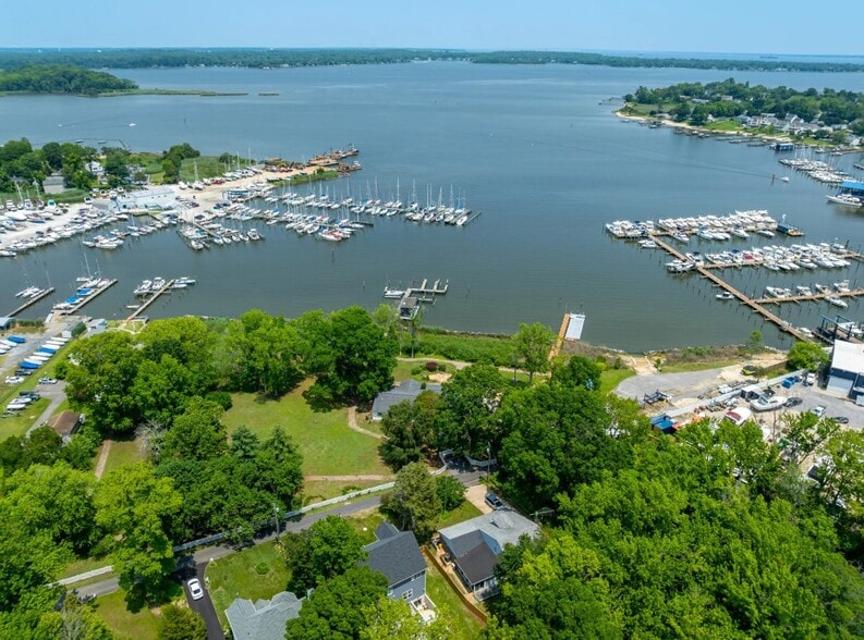 More Photos Of 1052 Old Turkey Point Rd, Edgewater Marina For Sale