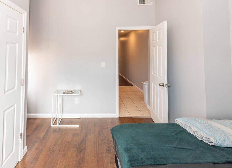 More Photos Of 2432 N Calvert St, Baltimore Apartments For Sale