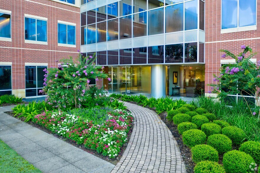 More Photos Of 15115 Park Row, Houston Office For Lease