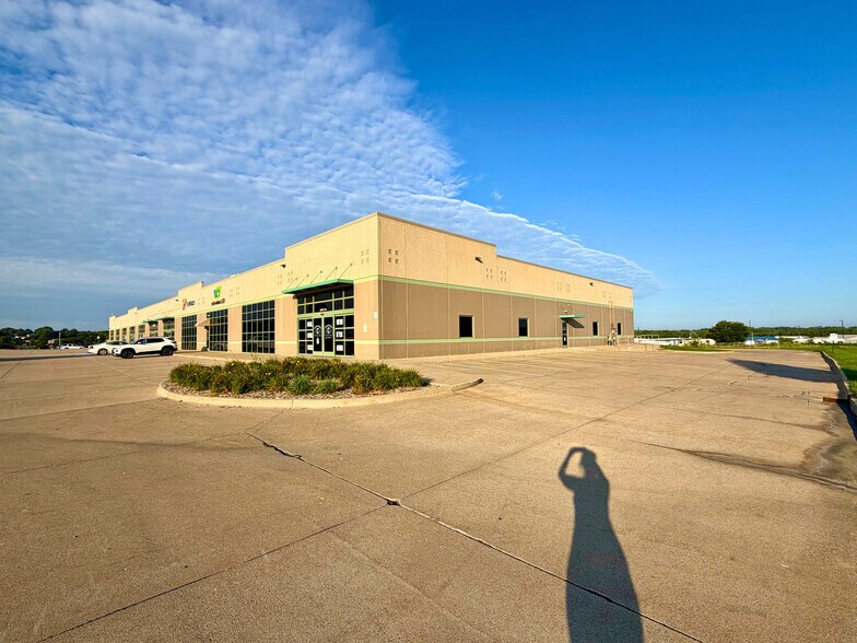 Primary Photo Of 1300 Metro East Dr, Pleasant Hill Light Manufacturing For Lease
