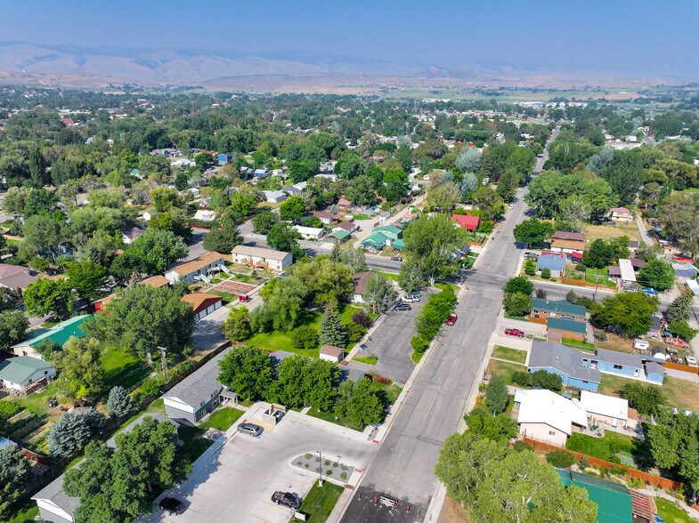 More Photos Of 890 N 2nd St, Lander Office For Sale
