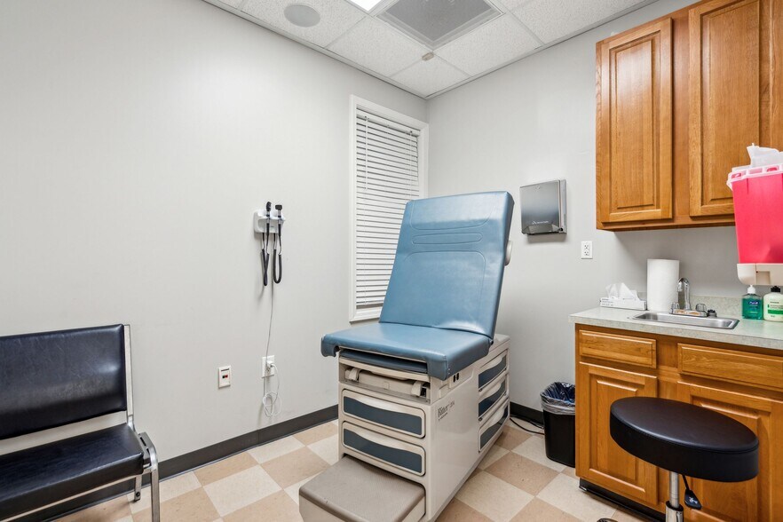 More Photos Of 5880 Rivers Ave, North Charleston Medical For Sale