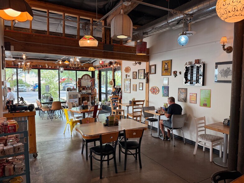 More Photos Of 300 W Camelback Rd, Phoenix Storefront Retail Office For Sale