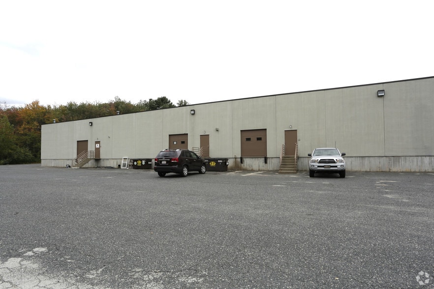 More Photos Of 200 Butterfield Dr, Ashland Warehouse For Lease