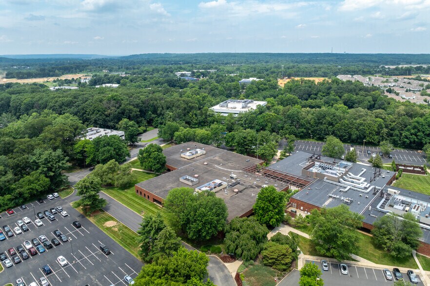 More Photos Of 307 College Rd E, Princeton Research And Development For Lease