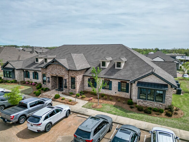 More Photos Of 306 Enterprise Dr, Oxford Office For Sale