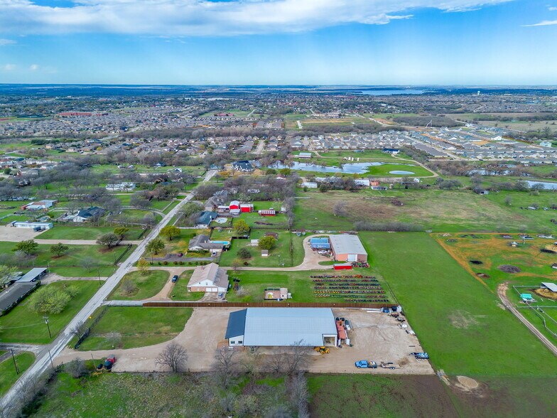 More Photos Of 1650 Staree Ln, Saginaw Flex For Lease