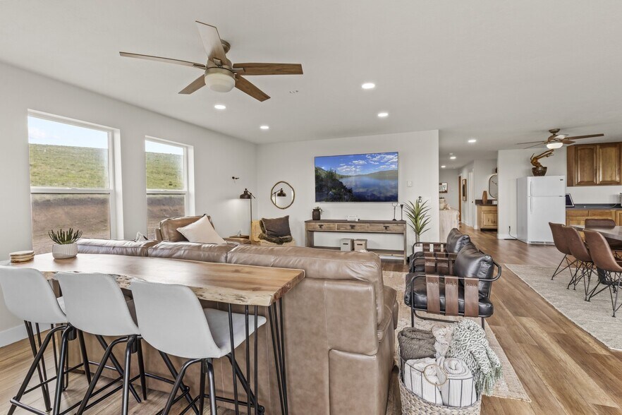 More Photos Of 2033 Sleepy Sage Ln, Richfield Specialty For Sale