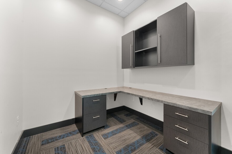 More Photos Of 7373 Comfort Inn Dr, Warrenton General Retail For Sale