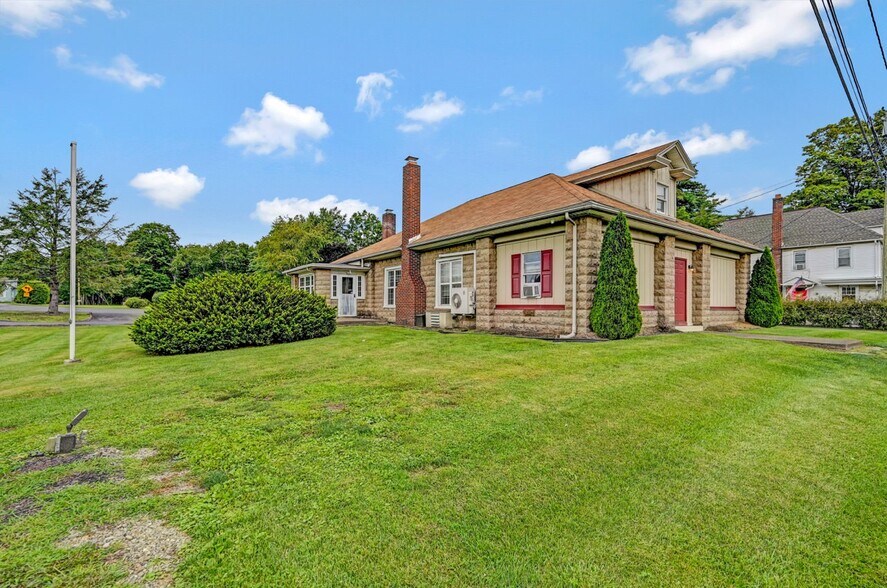Primary Photo Of 149 Bond Ln, Brodheadsville Office Residential For Sale