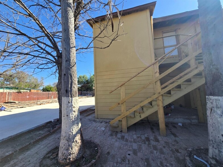 More Photos Of 319 Hidalgo St, Laredo Apartments For Sale