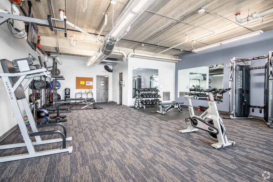 More Photos Of 320 W Broadway, Monona Apartments For Lease