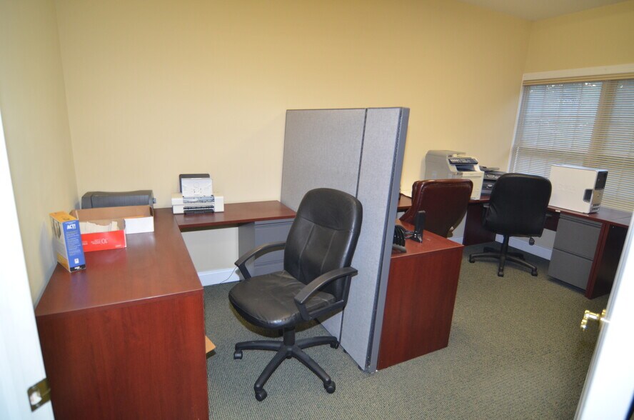 More Photos Of 4 Walter E Foran Blvd, Flemington Office For Sale