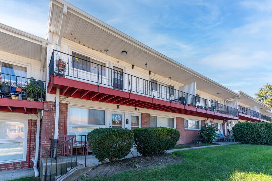More Photos Of 1213 E Northern Pky, Baltimore Apartments For Sale