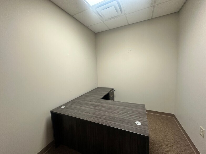 More Photos Of 540 Lake Center Pky, Cumming Office For Lease