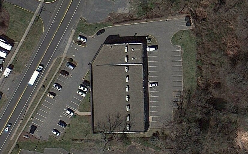 More Photos Of 1173 Queen St, Southington Unknown For Lease