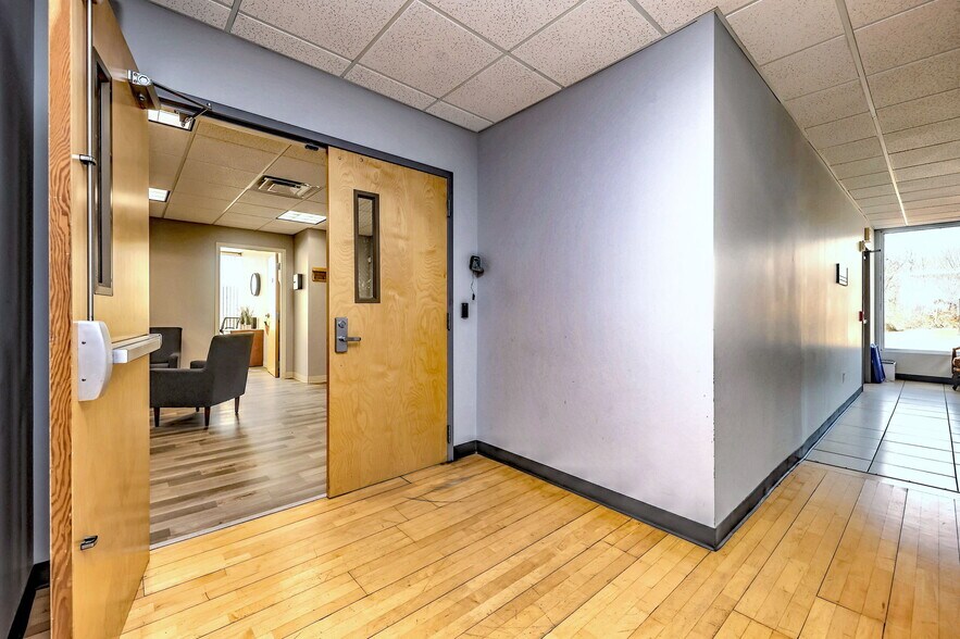 More Photos Of 317 Foxon Rd, East Haven Medical For Lease