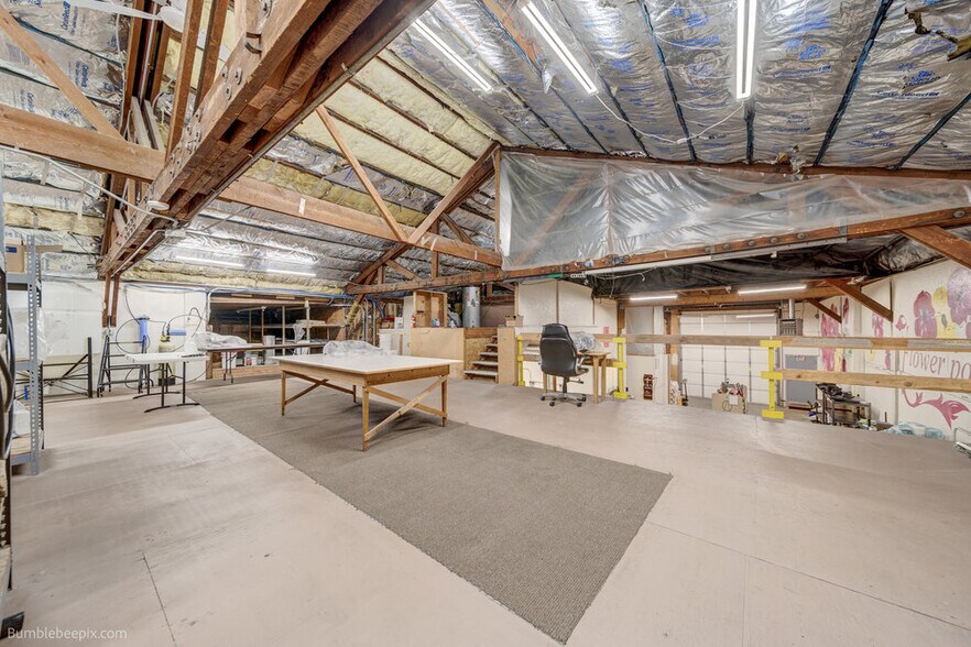 More Photos Of 104-106 N Hutchinson Rd, Spokane Valley Flex For Sale