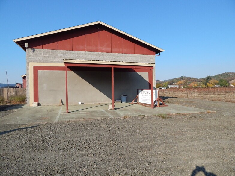 More Photos Of 707 Hess Ln, Roseburg Warehouse For Lease