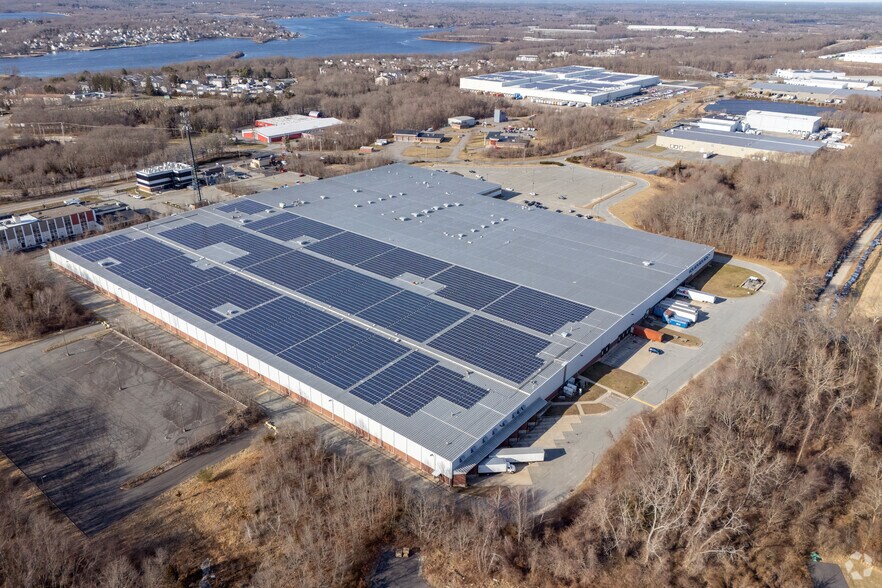 More Photos Of 81 Commerce Dr, Fall River Warehouse For Lease