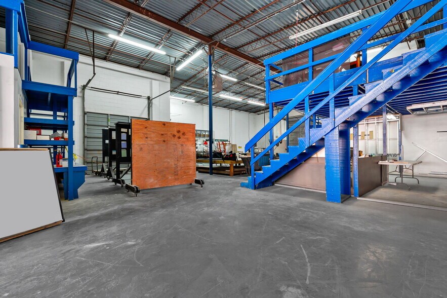 More Photos Of 130 Dodd St SE, Marietta Loft Creative Space For Sale