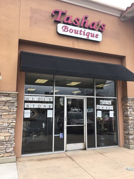 Primary Photo Of 13125-13133 Rosedale Hwy, Bakersfield Unknown For Lease