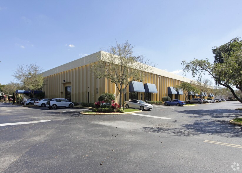 More Photos Of 1700 NW 66th Ave, Plantation Office For Lease
